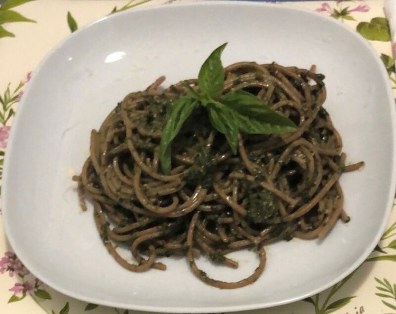 Spaghetti di farro con pesto di zucchine