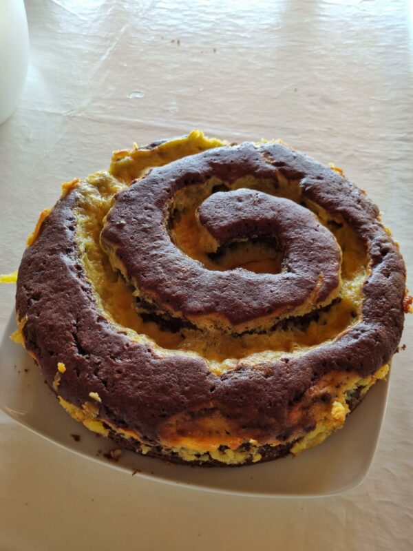 Torta al cioccolato con spirale di crema