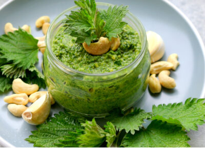 Pesto alternativo con anacardi e ortica